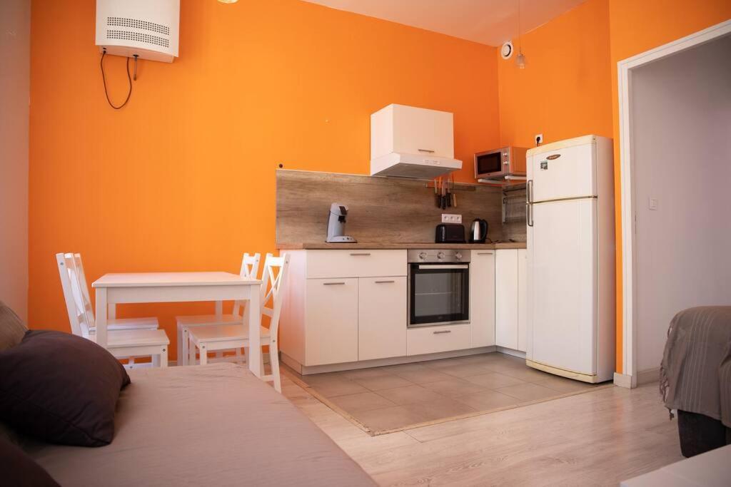 La Fontaine Neuve-Avallon-5 Personnes-1 Chambre-3 Lits-Parking-Wifi Екстер'єр фото